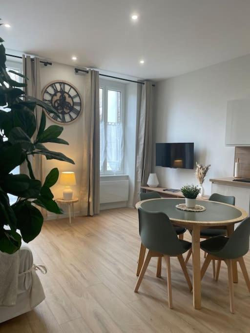 Joli Appartement Avec Parking - Proche Centre Ville Chartres Kültér fotó