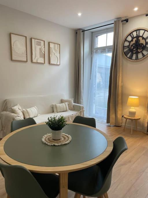 Joli Appartement Avec Parking - Proche Centre Ville Chartres Kültér fotó