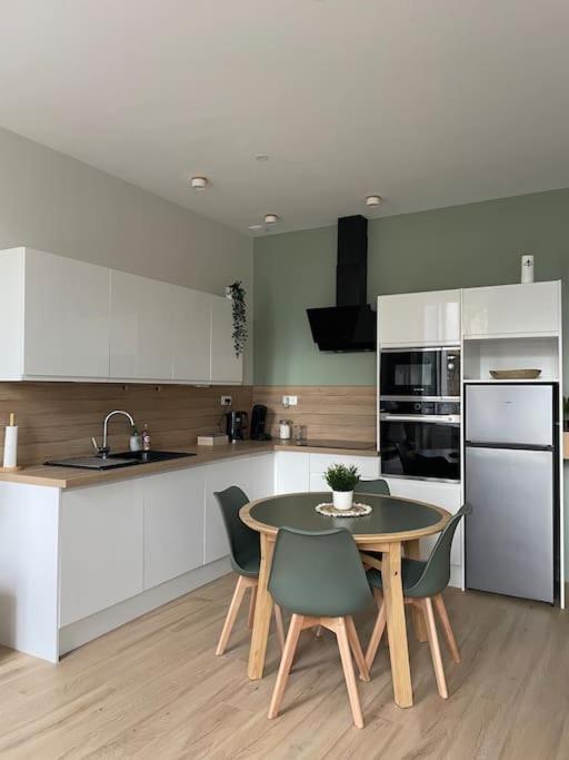 Joli Appartement Avec Parking - Proche Centre Ville Chartres Kültér fotó