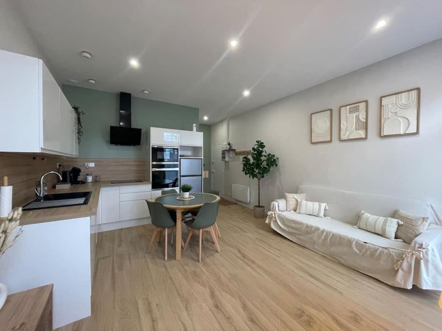 Joli Appartement Avec Parking - Proche Centre Ville Chartres Kültér fotó